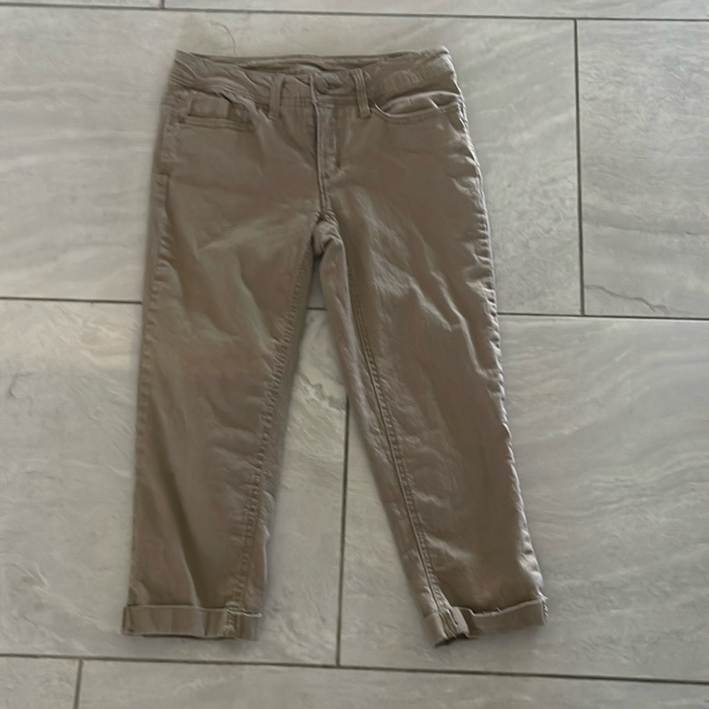 Women’s capri stretch pants size 4